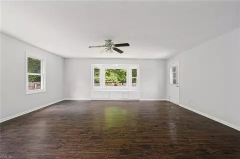 Living - 531 Dafia Dr, Hampton, VA 23666 photo 4 of 7