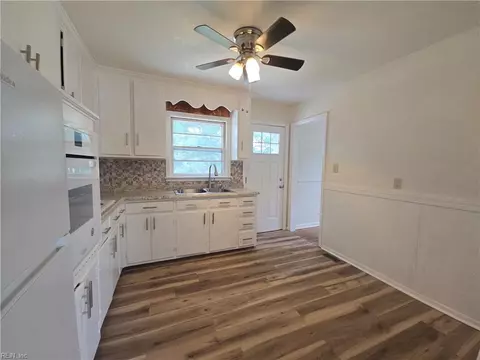 Kitchen - 100 Prince James Dr, Hampton, VA 23669 photo 1 of 1