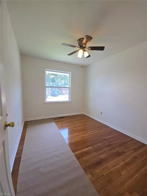 Bedroom - 100 Prince James Dr, Hampton, VA 23669 photo 3 of 5