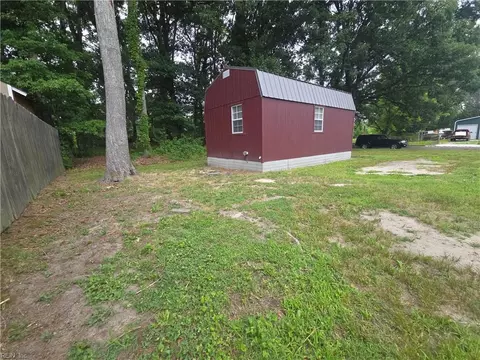 Exterior - 100 Prince James Dr, Hampton, VA 23669 photo 4 of 5