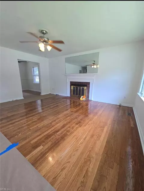 Living - 100 Prince James Dr, Hampton, VA 23669 photo 2 of 4