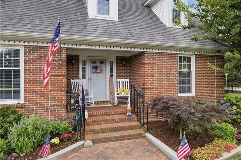 1 N Point Dr, Portsmouth, VA 23703
