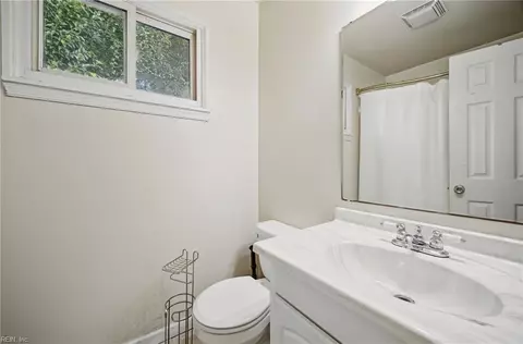 Bath - 312 S Curry St, Hampton, VA 23663 photo 1 of 2