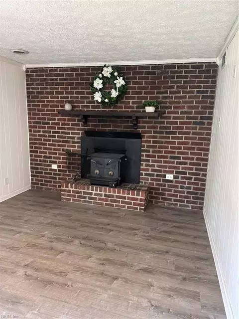 Living - 470 Gretna Ct, Hampton, VA 23669 photo 1 of 2