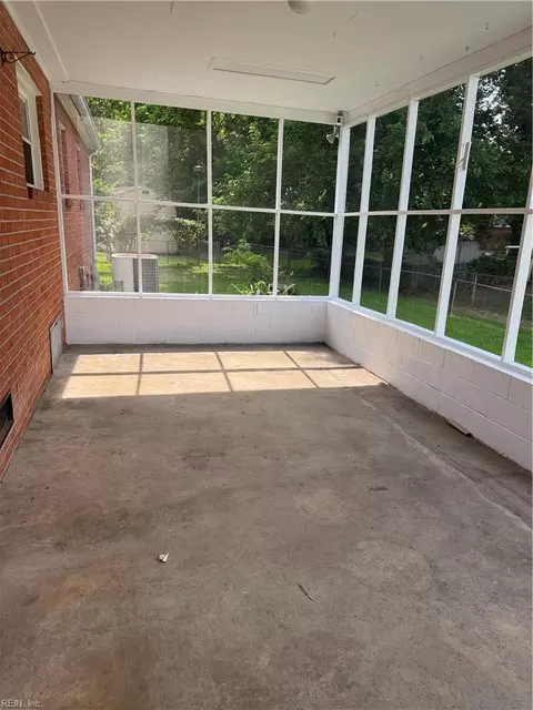 Exterior - 470 Gretna Ct, Hampton, VA 23669 photo 2 of 6