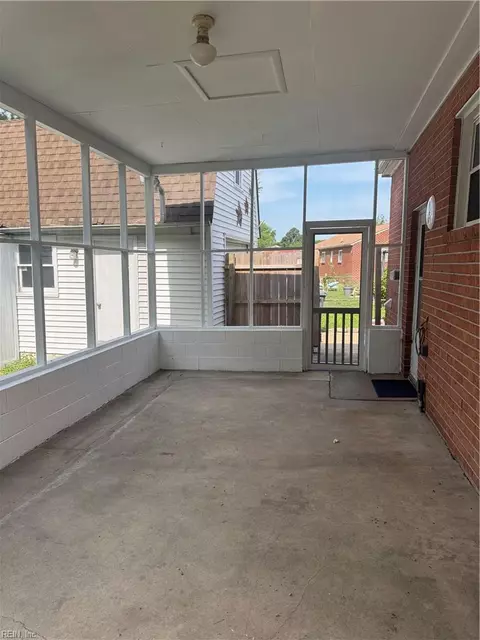 Exterior - 470 Gretna Ct, Hampton, VA 23669 photo 3 of 6