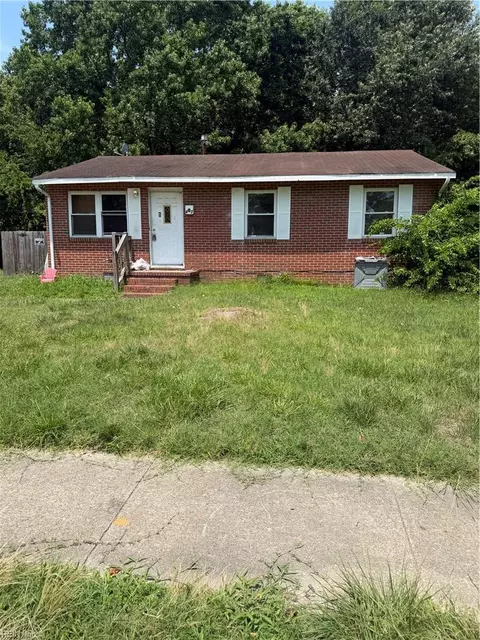 47 Lacrosse St, Hampton, VA 23663
