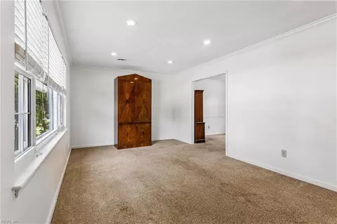 Living - 112 Drummonds Way, Hampton, VA 23669 photo 2 of 6