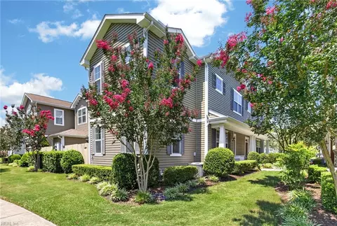 723 Lacy Oak Dr, Chesapeake, VA 23320