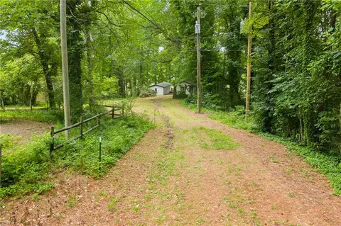 3938 Paradise Point Rd, Gloucester County, VA 23072