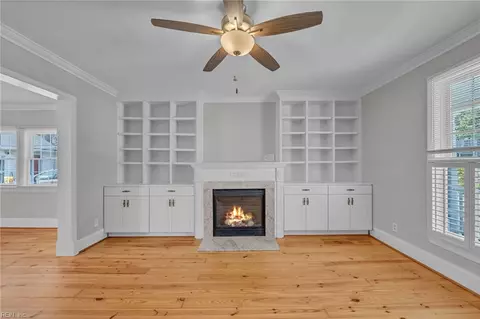 Living - 329 Center St, Hampton, VA 23669 photo 1 of 1
