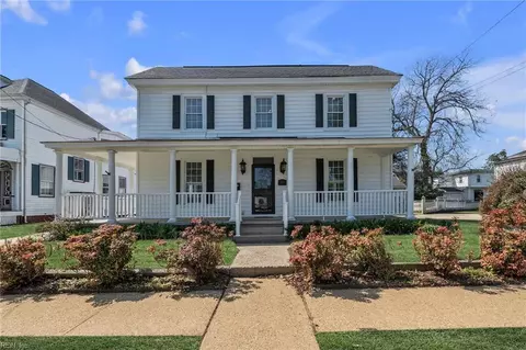 Exterior - 329 Center St, Hampton, VA 23669 photo 2 of 7