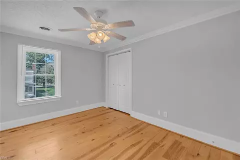 Bedroom - 329 Center St, Hampton, VA 23669 photo 6 of 13