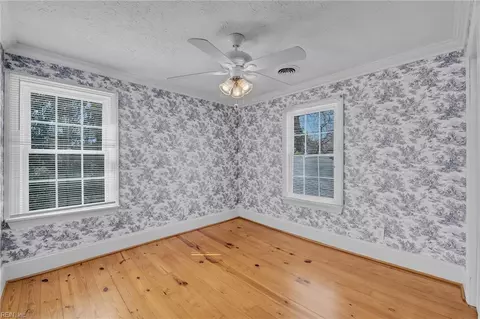 Bedroom - 329 Center St, Hampton, VA 23669 photo 4 of 13