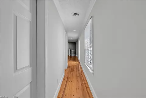 Entry Way - 329 Center St, Hampton, VA 23669 photo 5 of 5