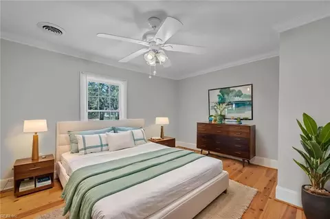Bedroom - 329 Center St, Hampton, VA 23669 photo 10 of 13