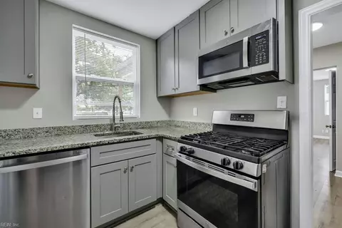 3201 Scott St, Portsmouth, VA 23707