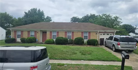 2941 Guenevere Dr, Chesapeake, VA 23323