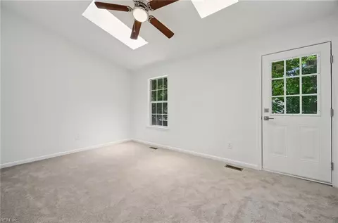 Bedroom - 7 Madrone Pl, Hampton, VA 23666 photo 2 of 2