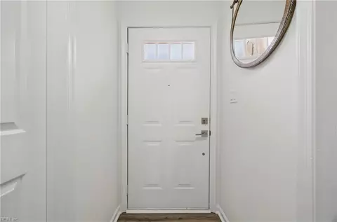 Entry Way - 7 Madrone Pl, Hampton, VA 23666 photo 1 of 2