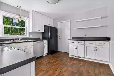 34 Roberta Dr, Hampton, VA 23666 photo 8