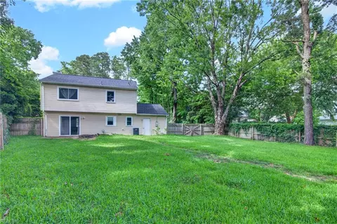 Exterior - 158 Saunders Rd, Hampton, VA 23666 photo 4 of 6