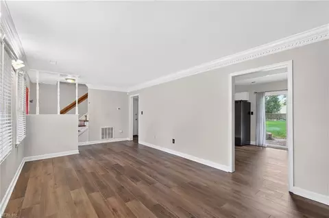 Living - 158 Saunders Rd, Hampton, VA 23666 photo 3 of 4