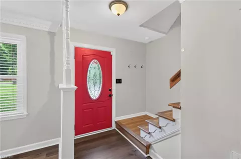 Entry Way - 158 Saunders Rd, Hampton, VA 23666 photo 1 of 5