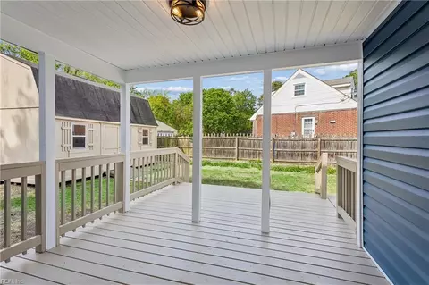 Exterior - 6015 Hampton Blvd, Norfolk, VA 23508 photo 2 of 8