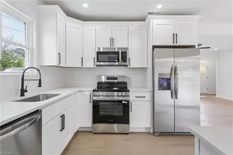 Kitchen - 6015 Hampton Blvd, Norfolk, VA 23508 photo 5 of 5