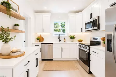 Kitchen - 6015 Hampton Blvd, Norfolk, VA 23508 photo 1 of 5