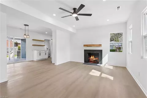 Living - 6015 Hampton Blvd, Norfolk, VA 23508 photo 3 of 5