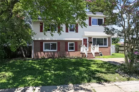 Exterior - 1527 Grove St, Hampton, VA 23664 photo 2 of 6