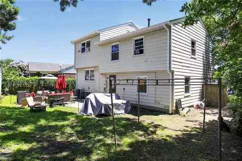 Exterior - 1527 Grove St, Hampton, VA 23664 photo 5 of 6