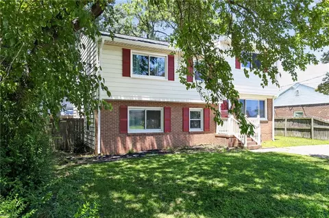 Exterior - 1527 Grove St, Hampton, VA 23664 photo 4 of 6