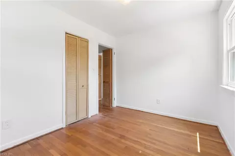 23 Berkley Dr, Hampton, VA 23663 photo 14