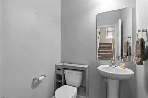 Entry Way - 220 Benthall Rd, Hampton, VA 23664 photo 3 of 4