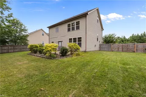 Exterior - 220 Benthall Rd, Hampton, VA 23664 photo 4 of 7