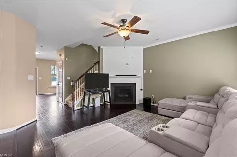 Living - 220 Benthall Rd, Hampton, VA 23664 photo 2 of 3