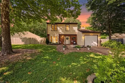 1001 S Scarlet Oak Ct, Chesapeake, VA 23320