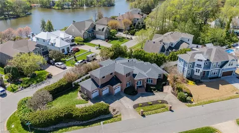 501 Croatan Hills Dr, Virginia Beach, VA 23451