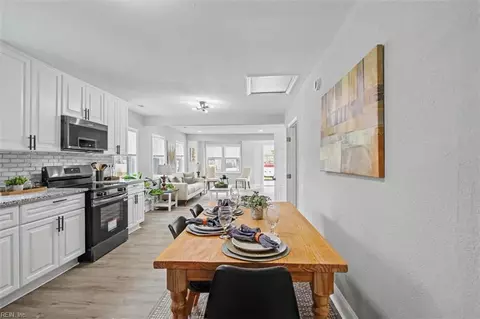 Dining - 905 Butt St, Chesapeake, VA 23324 photo 2 of 2