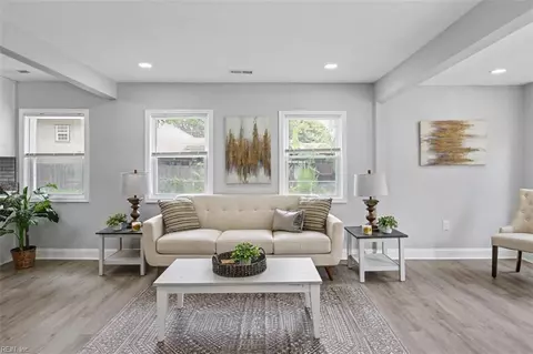 Living - 905 Butt St, Chesapeake, VA 23324 photo 1 of 1