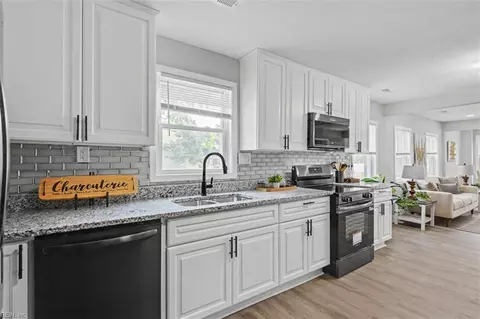Kitchen - 905 Butt St, Chesapeake, VA 23324 photo 2 of 3