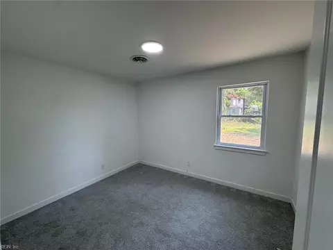 1018 Rowe St, Hampton, VA 23669 photo 13