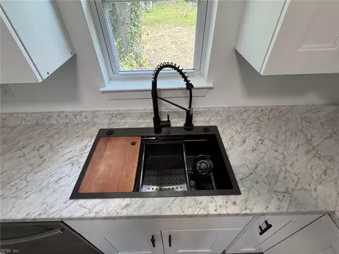 1018 Rowe St, Hampton, VA 23669 photo 8