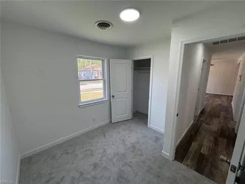 1018 Rowe St, Hampton, VA 23669 photo 11