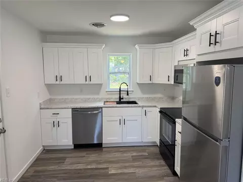 1018 Rowe St, Hampton, VA 23669 photo 6