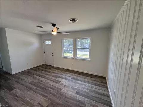 1018 Rowe St, Hampton, VA 23669 photo 5