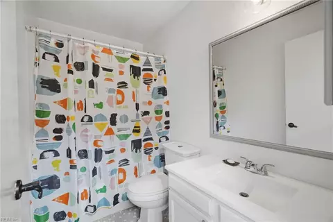 Bath - 224 N First St, Hampton, VA 23664 photo 1 of 5